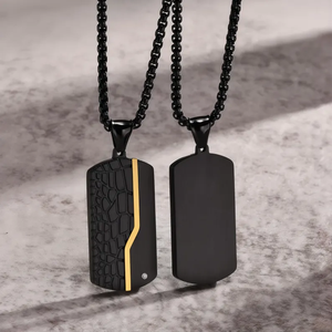 Collana Personalizzata <span class=keywords><strong>con</strong></span> Targhetta per Cani Incisa per Uomo in Acciaio Inossidabile Nero <span class=keywords><strong>con</strong></span> Intarsi in Oro e Argento e Zirconi per <span class=keywords><strong>la</strong></span> Festa del Papà - Product Image 1