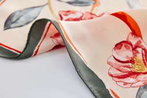 Шарфы из 100% чистого шелка, ручной работы, с возможностью нанесения логотипа на заказ, оптом, с цветочным узором «Розы», квадратные, для женщин - Product Image 5