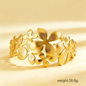 Brazalete de Flores con Diseño Abierto, Chapado en Oro, Joyería para Mujer, Accesorio de Moda - Product Image 4