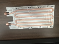 Plaque de refroidissement liquide en aluminium sur mesure OEM, tube en cuivre, plaque froide pour batterie de véhicule électrique / processeur de serveur / refroidisseur industriel, usinée CNC