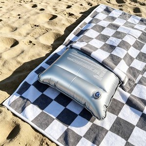 Ensemble de serviettes de plage et oreillers gonflables personnalisés avec logo, tapis de plage léger en microfibre à séchage rapide avec appui-tête - Product Image 1