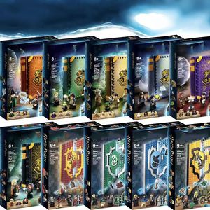 Blocs de construction personnalisables sur <span class=keywords><strong>le</strong></span> thème du monde <span class=keywords><strong>magique</strong></span> - Château de sorcier compatible universellement, ensemble de 4 maisons avec figurines et bannières, lot cadeau en vrac - Product Image 5