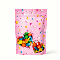 Op maat gemaakte hartvormige staande zipzakken, vochtbestendig en hersluitbaar, voor snoepverpakkingen zoals gummies en snacks.