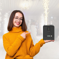 Machine à étincelles mini 300W à piles avec télécommande, protection IP33, pour feux d'artifice froids intérieurs/extérieurs, alimentation intégrée