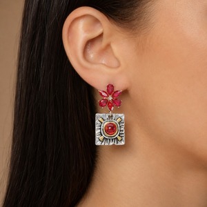 Orecchini a perno quadrati rossi con fiori retrò, eleganti orecchini da donna in stile retrò, idea regalo. - Product Image 3