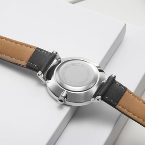 WYGICOO-Reloj <span class=keywords><strong>de</strong></span> pulsera para hombre y mujer, cronógrafo negro chapado en oro, juegos <span class=keywords><strong>de</strong></span> regalo para parejas con caja <span class=keywords><strong>de</strong></span> regalo - Product Image 4