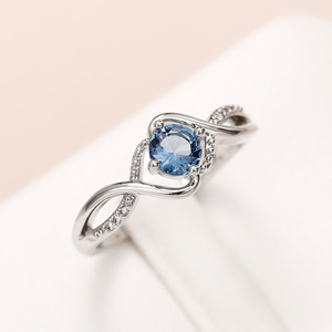 Anello Elegante a Forma d'Onda di Colore Blu per Donne - Product Image 2
