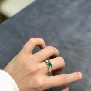 Anillo Pan de Azúcar Esmeralda Natural de <span class=keywords><strong>1</strong></span> <span class=keywords><strong>Quilate</strong></span> - Estilo Unisex con Oro de 18K y Diamantes Naturales - Product Image 4