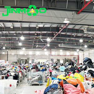 中国原厂二手服装出口商Ukay Bales夏季女士棉衬衫的直接供应商廉价服装库存混合Bales - Product Image 3