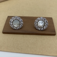 Vente chaude Dames Bijoux De Mode Plaqué Or Naturel Shell Boucles D'oreilles avec Perle Gemme Incrusté pour Anniversaires Style À La Mode