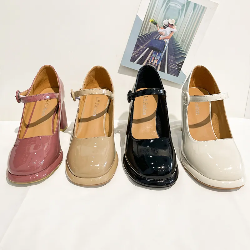 Nuovo design punta quadrata impermeabile tacchi grossi moda vera pelle Mary Jane pompe scarpe col tacco alto per le donne