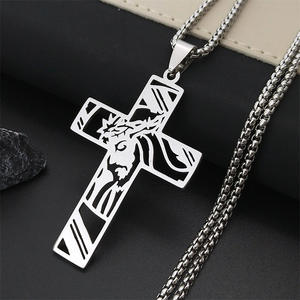 Collier avec pendentif croix jésus en acier inoxydable Accessoires pour chandail et chandail en titane polyvalent pour hommes et femmes - Product Image 1