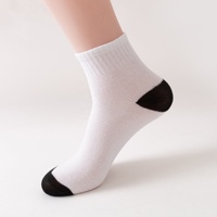 Chaussettes unies noires, blanches et grises en gros à prix réduit pour hommes – Chaussettes courtes décontractées 100 % polyester