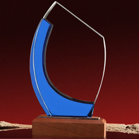 Maßgefertigte Kristallglas-Trophäe in Blau für TV-Sport-Auszeichnungen Großhandel Glas-Trophäe K9