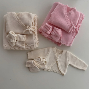 Ensemble personnalisé pour nouveau-né fille : <span class=keywords><strong>cardigan</strong></span> en tricot 100 % coton biologique à bordure festonnée et chaussons, vêtements tricotés pour bébé - Product Image 2