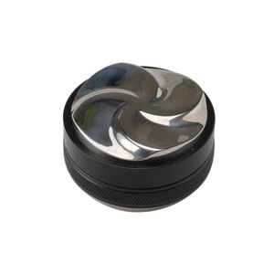 Prensador y Nivelador de Espresso de Acero Inoxidable con Doble Cabezal y Profundidad Ajustable - Product Image 3