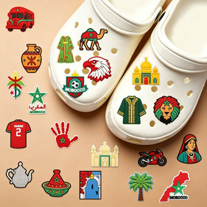 Breloques <span class=keywords><strong>de</strong></span> chaussures à thème marocain les plus vendues, directement <span class=keywords><strong>de</strong></span> l'usine, multi-designs, en PVC premium durable, vente en gros en vrac - Product Image 1