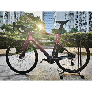 Bicicleta de Carretera para Adultos, Deportiva, de Carreras, de Aluminio y Fibra de Carbono, con Cable Interno, Frenos de Disco, para Hombre - Product Image 2