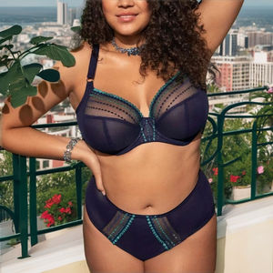 <span class=keywords><strong>Soutien</strong></span>-<span class=keywords><strong>gorge</strong></span> grande taille avec broderie, maille épaisse et armatures robustes, forme époustouflante, dos à 4 rangées de crochets : le secret du confort tout au long de la journée. - Product Image 5