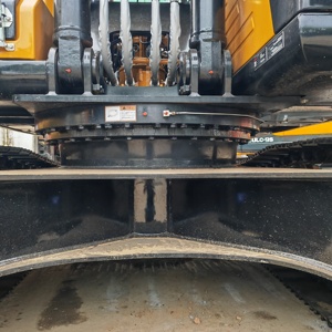 Excavatrice sur chenilles SANY SY235C d'occasion de haute qualité, 21 tonnes, certifiée EPA, moteur Isuzu, pompe à roulement, engrenage, prête à être expédiée, prix bas - Product Image 4