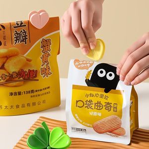 Four Leaf Clover Magnetic Seal Clip Food Bag Clip Snack Sealing Clip Refrigerator Magnet Creative Bag Closure - Product Image 1