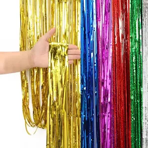 4 pezzi di tende metalliche per decorazioni per feste, stessi colori - Product Image 1