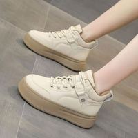 Chaussures super résistantes pour femmes, chaussures blanches en peluche, dernier design, chaussures décontractées chaudes en PU pour l'hiver, chaussures de sport de loisirs haut de gamme