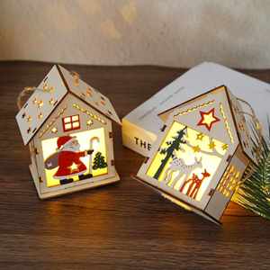Casas de pueblo navideñas de madera con LED de alta calidad al por mayor, adornos colgantes coloridos, decoración personalizada para árboles de Navidad en miniatura - Product Image 4