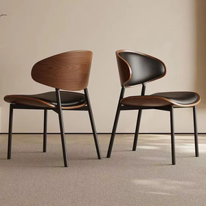 Chaise de <span class=keywords><strong>restaurant</strong></span> minimaliste italienne en cuir avec dossier en bois massif de style vintage pour meubles de salon - Product Image 1