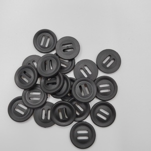 Nút nhựa cao su tròn đen 2 lỗ dài dùng cho dây đai vải, dành cho quần yếm đen - Product Image 2