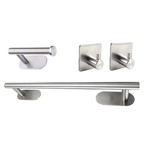 El juego de <span class=keywords><strong>accesorios</strong></span> de <span class=keywords><strong>baño</strong></span> de 5 piezas incluye una <span class=keywords><strong>roca</strong></span> de toalla autoadhesiva de 16 "+ soporte de papel higiénico + 3 ganchos multifuncionales para Batas - Product Image 1