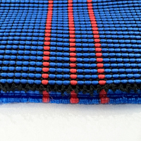 La nouvelle bande élastique de canapé de 68mm est bon marché et rentable, avec une base bleue et un fil rouge 3239