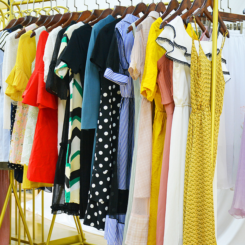 Factory Wholesale Second Hand Summer Clothes Used Ladies Silk Dress Women Clothing