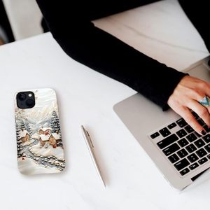 เคสโทรศัพท์กันกระแทก 2-in-1 TPU+PC ลายคริสต์มาส 'Cabin After a Heavy Snow' ป้องกันการตกกระแทก - Product Image 2