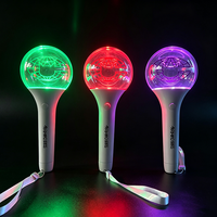 Bâton lumineux LED en acrylique personnalisé avec logo pour fans d'idoles, figurine 3D gravée, lumière de main lumineuse, bâton lumineux de cheering, fabrication en usine