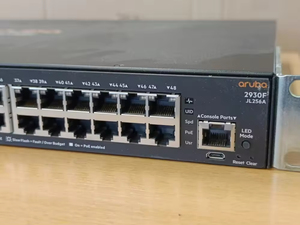 Commutateur PoE+ Premium <span class=keywords><strong>Aruba</strong></span> <span class=keywords><strong>JL256A</strong></span> <span class=keywords><strong>2930F</strong></span> 48 ports avec 4 ports SFP+ 10GbE Gigabit Ethernet QoS SNMP - Product Image 4