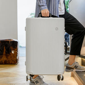 Sacs à <span class=keywords><strong>roulettes</strong></span> en aluminium de luxe <span class=keywords><strong>Valise</strong></span> métallique avec roues pivotantes <span class=keywords><strong>Valise</strong></span> à <span class=keywords><strong>roulettes</strong></span> <span class=keywords><strong>cabine</strong></span> Bagages à main - Product Image 4