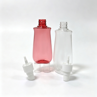 Vente en gros personnalisée, flacon pulvérisateur transparent et semi-transparent rouge, blanc, pour parfum, toner, flacon pulvérisateur vide en PET à brume fine et design épuré