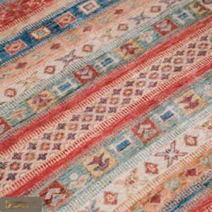 Tappeto in Stile Turco con Design Astratto di LandScopeTech, Tessuto a Macchina in Poliestere, Antiscivolo e Ipoallergenico per Soggiorno - Product Image 4