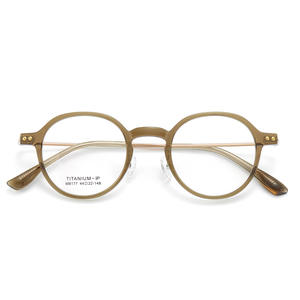 กรอบแว่นตาไทเทเนียมทรงกลมสีน้ำตาลเย็นสบาย รุ่น M8177 น้ำหนักเบา แบบเต็มกรอบ สำหรับทุกเพศ ผลิตที่ตานหยาง - Product Image 5