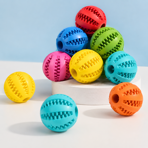 Jouet interactif pour chien en caoutchouc naturel, résistant aux morsures, balle à mâcher en forme de pastèque, jouet durable pour chiot, distributeur lent de friandises, pour le jeu et la santé dentaire - Product Image 5