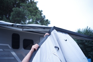 Grande <span class=keywords><strong>auvent</strong></span> de <span class=keywords><strong>caravane</strong></span> manuelle imperméable de 4 m avec panneaux latéraux et pièce privée pour le camping pour 3-4 personnes - Product Image 4