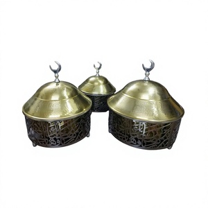 Juego de tres ollas árabes de primera calidad, hechas a mano, de diseño, redondas, de lujo, nuevas, de metal, para calentar comida. - Product Image 1
