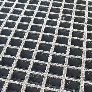 Panel de Rejilla de FRP Anticorrosión 30*30, 38*38, 40*40, 50*50mm, Rejilla de Fibra de Vidrio para Pasarelas de Granjas de Cerdos y Lavaderos de Autos - Product Image 5