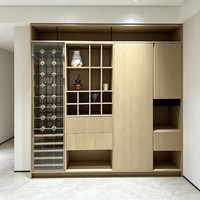 Armoire à vin de luxe avec éclairage LED, étagères en verre, meuble de bar en bois, mobilier d'intérieur
