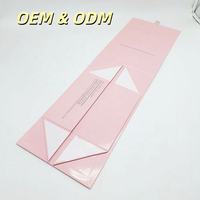 Boîte cadeau magnétique pliable rose brillant avec nœud en satin argenté et logo personnalisé en feuille d'argent pour l'emballage de mèches de cheveux vierges