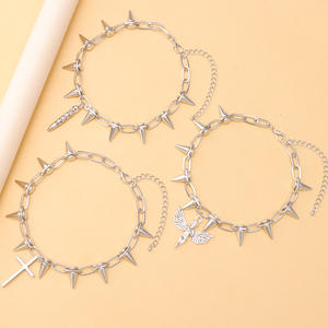 Collier Punk à Clous en Alliage de Zinc avec Pendentif Croix, Ange et Crâne, Bijou Tendance pour Hommes et Femmes, Idéal pour les Fêtes - Product Image 2