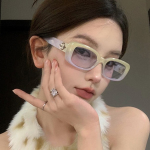 High Value Printed Logo <b>Sunglasses</b> Fashionable Retro Spicy Girl Style <b>Sunglasses</b> - Product Image 2
