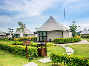 Structure en acier personnalisé tissu imperméable et coupe-vent pour vacances en famille tente de glamping hôtel - Product Image 4