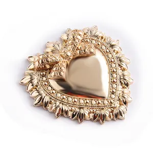 Kalp şekli marka adı küçük moda kompakt altın kaplama Girly hediyelik eşya kozmetik güzel ayna